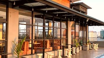Poolside bar