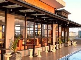 Bar vid poolen