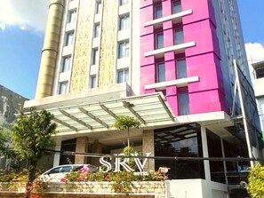 Front of property - Surabaya River View Hotel (Surabaya)