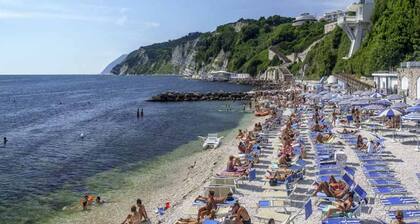 Apartment in Ancona near Passetto Beach