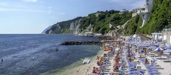 Apartment in Ancona near Passetto Beach