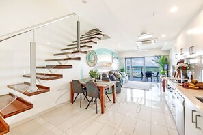Exclusive Apartment | Private kitchen - ZEN SEA VIEW - 2 Bedroom Penthouse (Darwin)