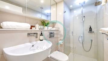 Exclusive Apartment | Bilik Mandi | Pancuran mandi, kelengkapan dandanan diri percuma, pengering rambut
