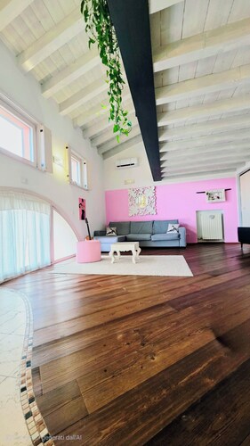 Your Little Loft, Delightful Loft 15 minutes from Lake Garda