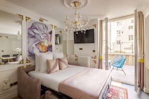 2 Schlafzimmer, Schreibtisch, Bügeleisen/Bügelbrett, Reisekinderbett