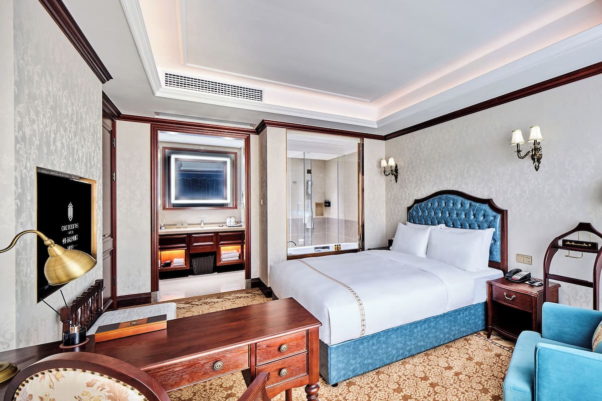 Suite 2-Bedroom | 1 bedroom, premium bedding, pillowtop beds, in-room safe