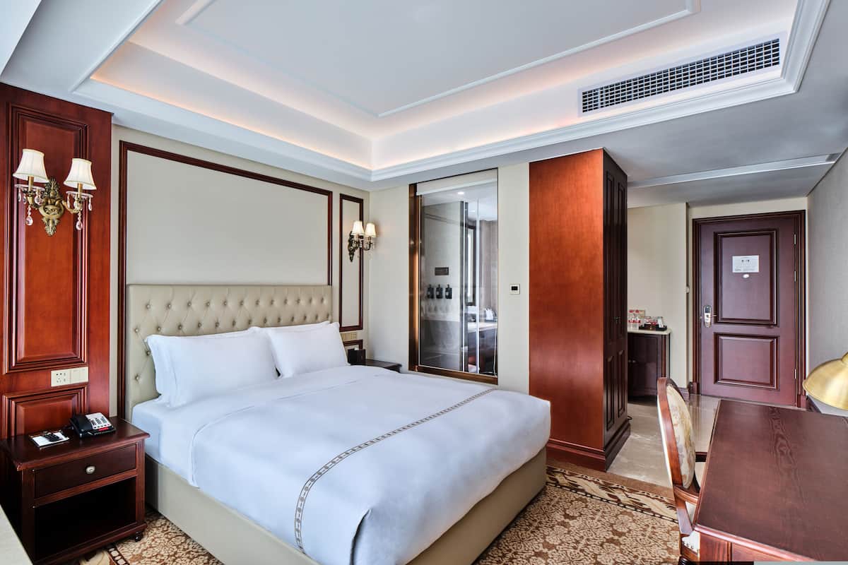 Superior Room | 1 bedroom, premium bedding, pillowtop beds, in-room safe