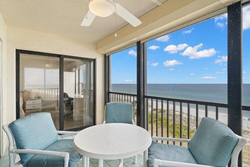 Beachfront Condo & Amazing Views | Reflections 504
