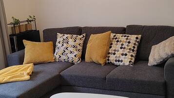 TV, DVD player, music library, stereo