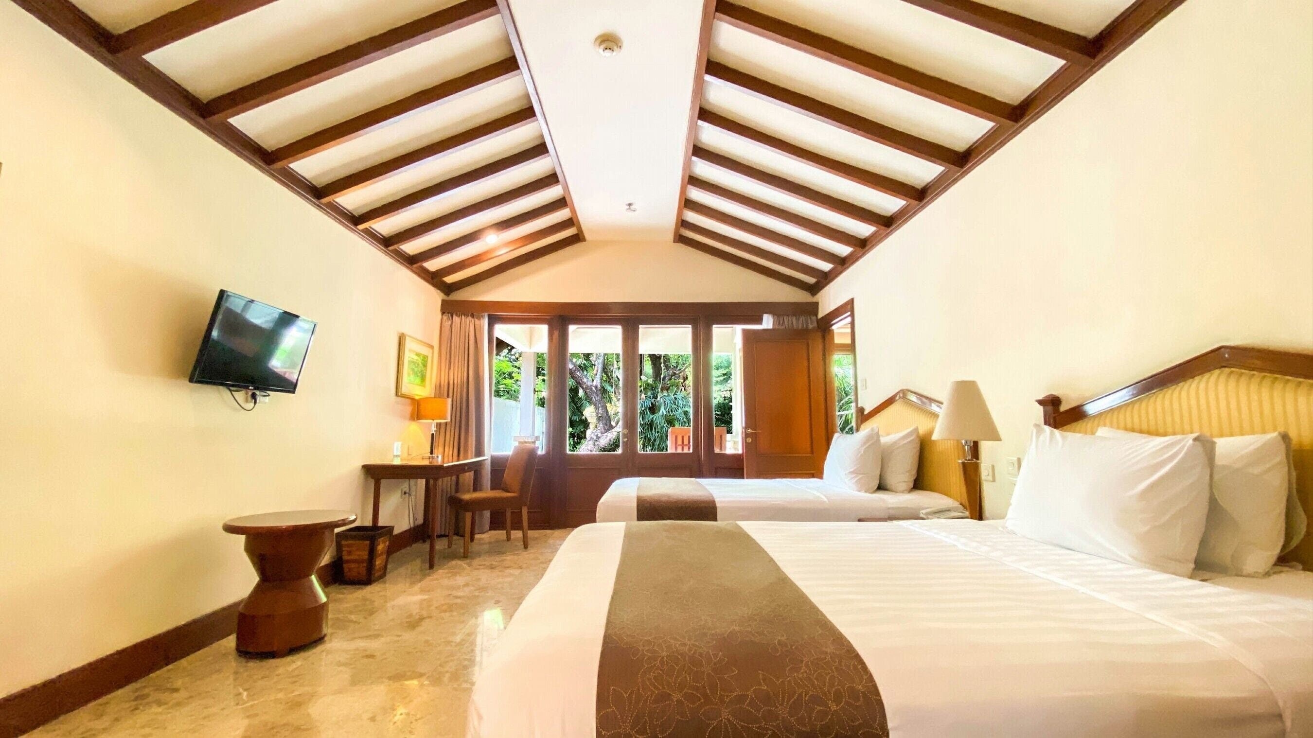 Bungalow 2 - 3 Bedroom with Pool | Desk, iron/ironing board, free WiFi, bed sheets