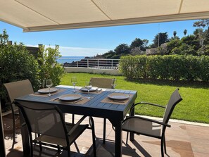Outdoor dining - Appartement Dans Résidence Pieds Dans L'eau (St Raphael)