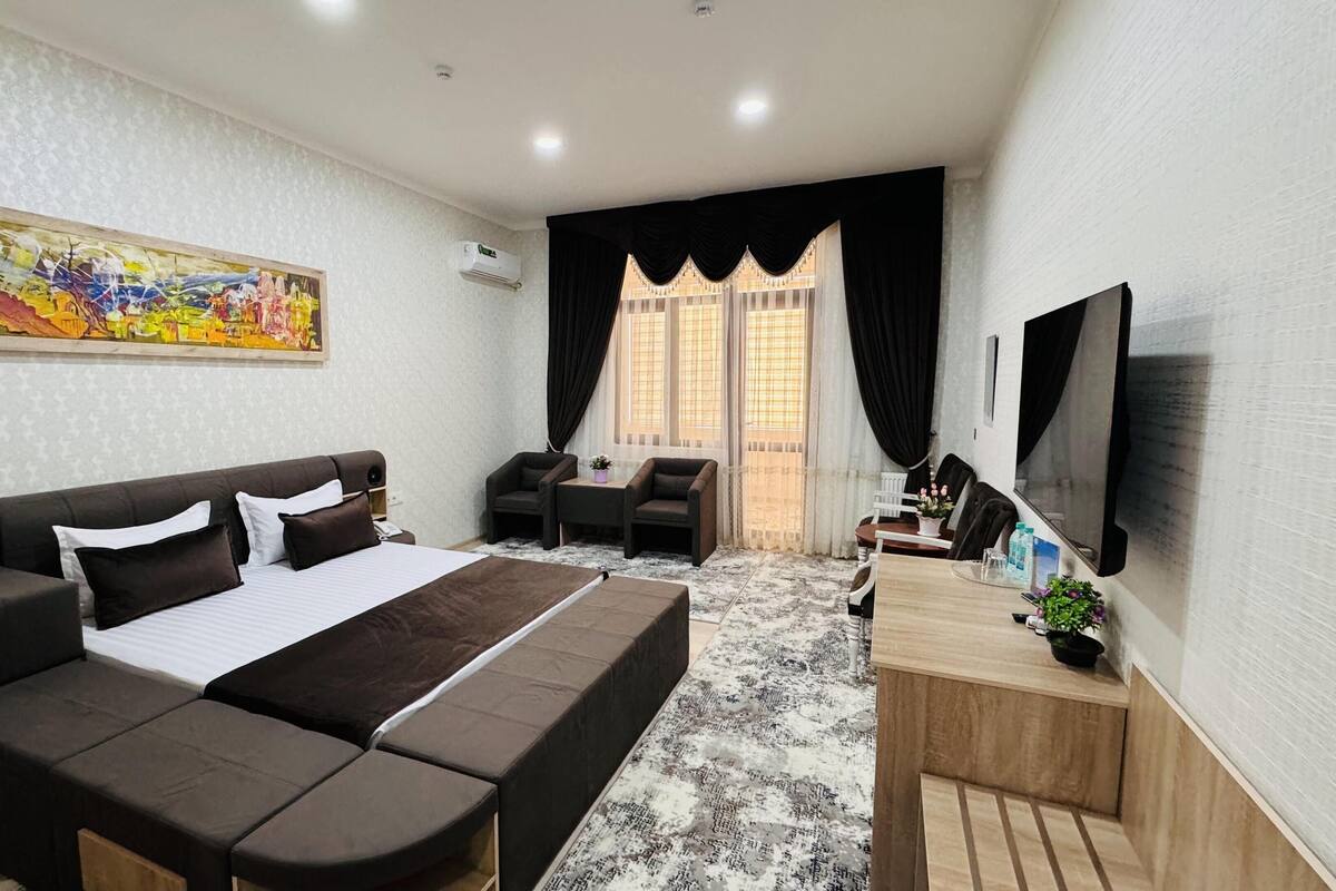 Deluxe Double Room | Hypo-allergenic bedding available, minibar, desk, laptop workspace