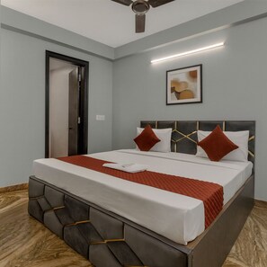 Standard Double Room - Hotel Diamond Residency (New Delhi)