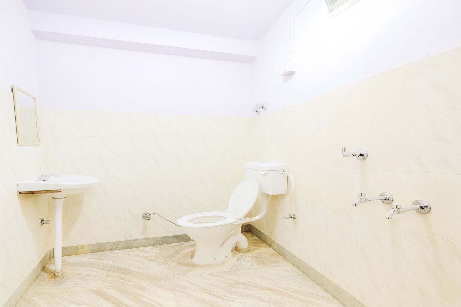 Deluxe Room | Bathroom