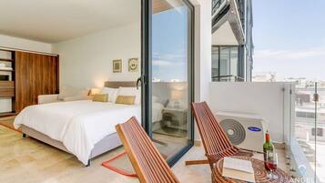 In-room safe, iron/ironing board, travel crib, free WiFi