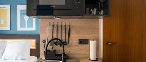 Comfort Apartment | Private kitchen | Fridge, microwave, stovetop, coffee/tea maker