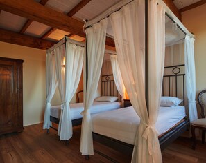 4 chambres, fer et planche à repasser, Wi-Fi, draps fournis