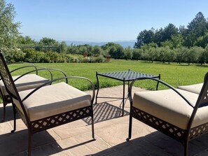 Outdoor dining - Tuscan villa with stunning views! (Cetona)