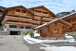 Exterior - Apartment 'Le Barat'ski' with Mountain View, Private Terrace and Wi-Fi (Le Grand-Bornand)