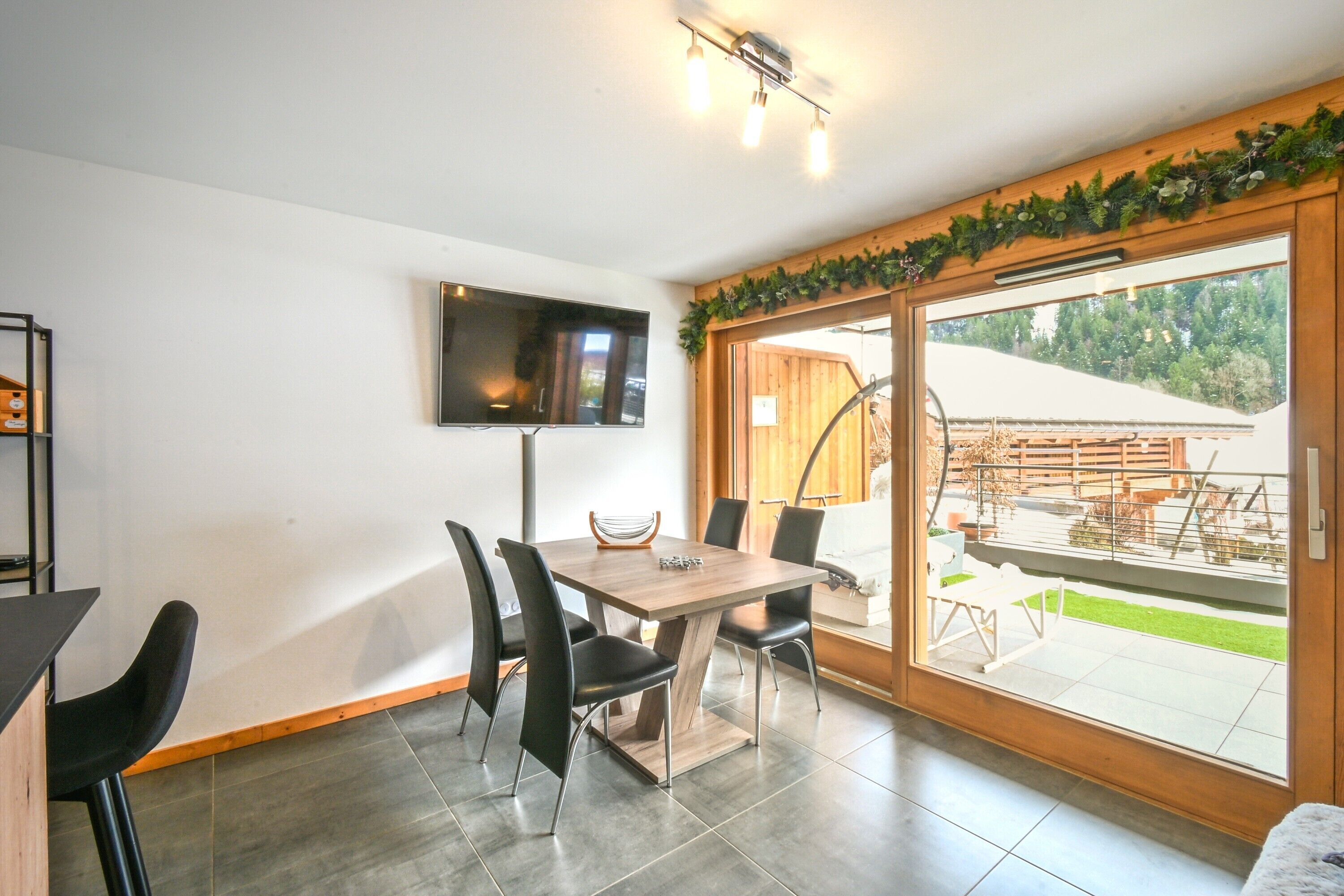 屋外ダイニングエリア