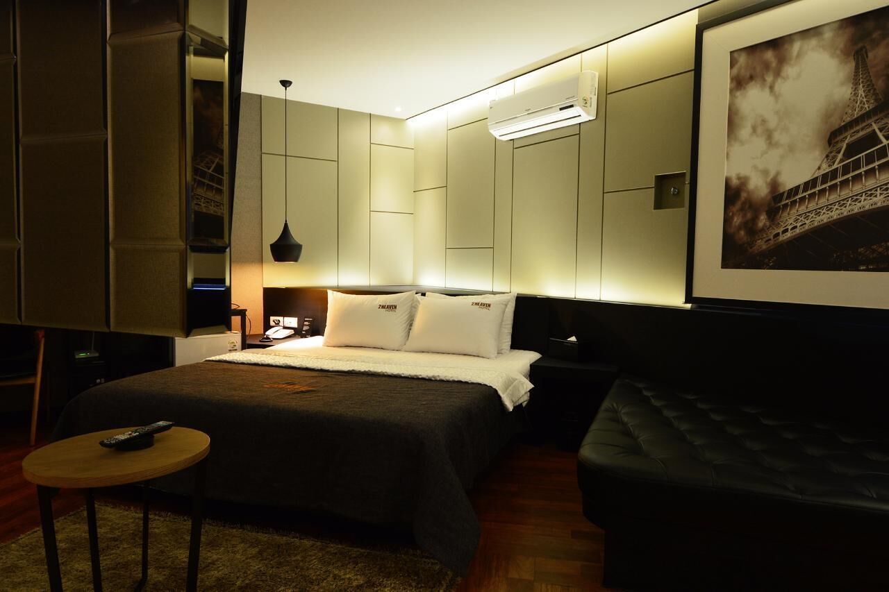 Royal Room | Free WiFi, bed sheets