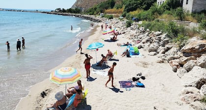 Fantastic views!10 min walking to the beach