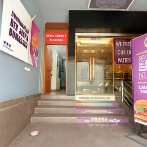 Front of property - Hotel Crystel Residency (New Delhi)