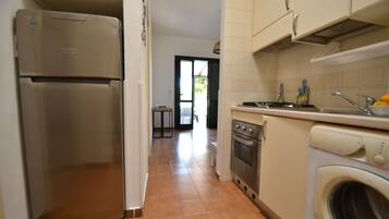 雪櫃、爐具、廚房用具/餐具/器皿