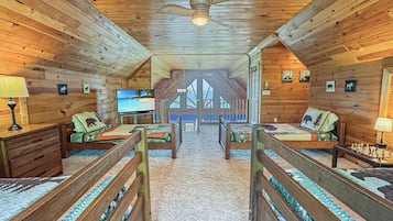 6 bedrooms, iron/ironing board, free WiFi, bed sheets