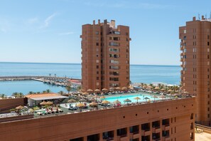 Pool - Apartment "Sunny One Bedroom" with Sea View  & Wi-Fi (Fuengirola)