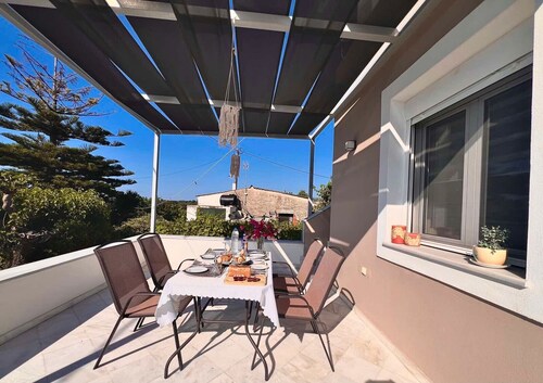 Apartment 'Palailimnos' with Sea View, Wi-Fi and Air Conditioning