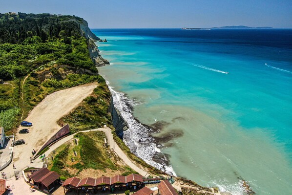 Una spiaggia nelle vicinanze