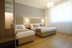 Family Triple Room - Domus Uffizi (Florence)