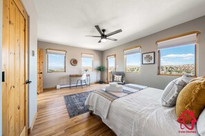 3 sovrum, skrivbord, strykjärn/strykbräda och wi-fi