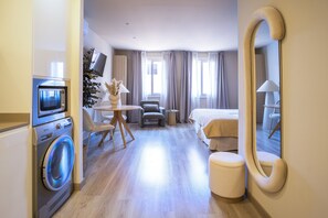 Een strijkplank/strijkijzer, gratis wifi, beddengoed