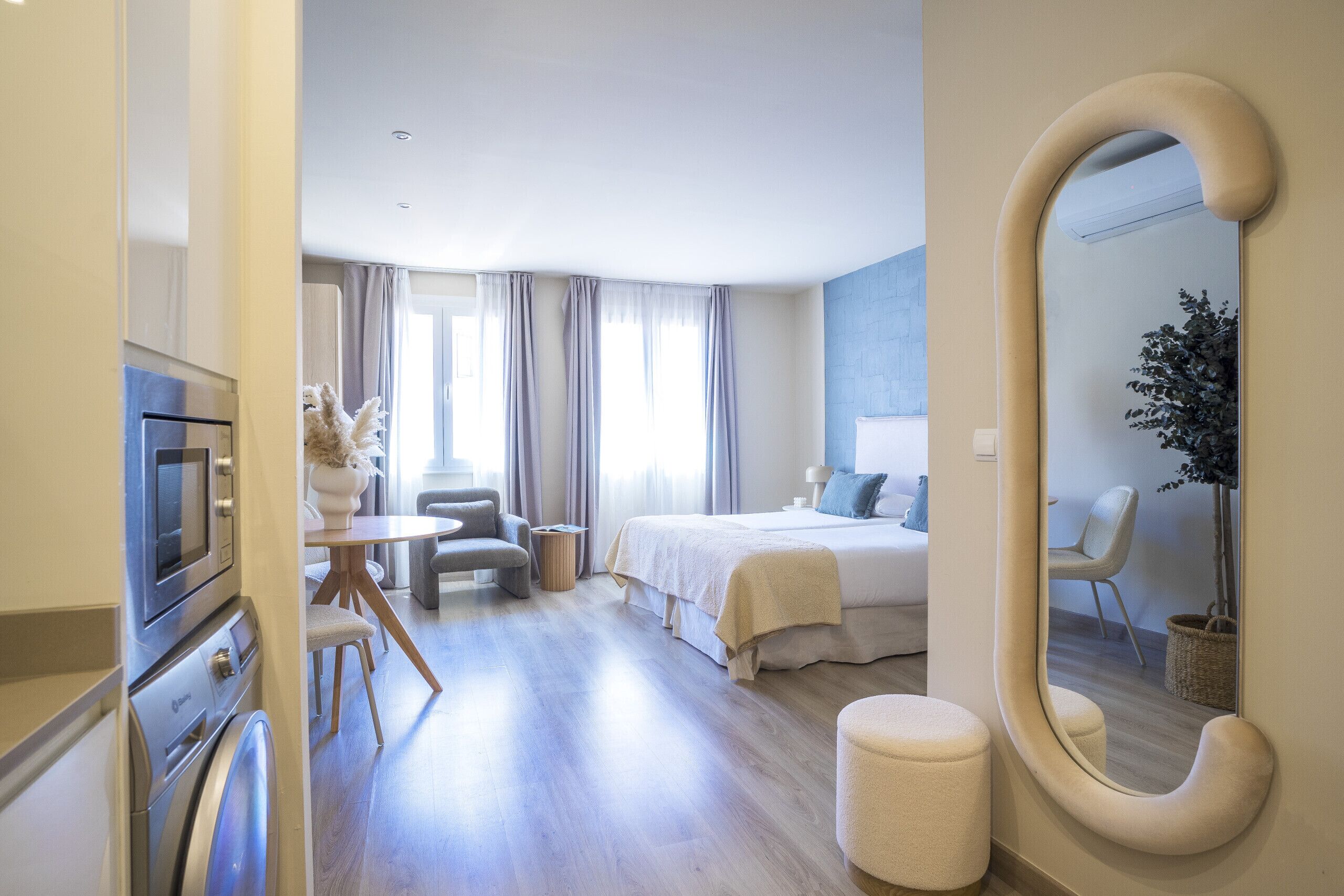 Bügeleisen/Bügelbrett, kostenloses WLAN, Bettwäsche