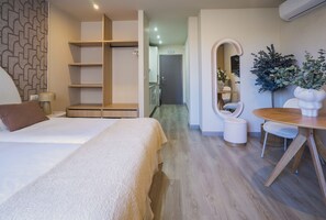 Bügeleisen/Bügelbrett, kostenloses WLAN, Bettwäsche
