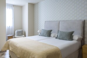 2 bedrooms, iron/ironing board, free WiFi, bed sheets - Housing Atarazanas by Sharing Co (Málaga)