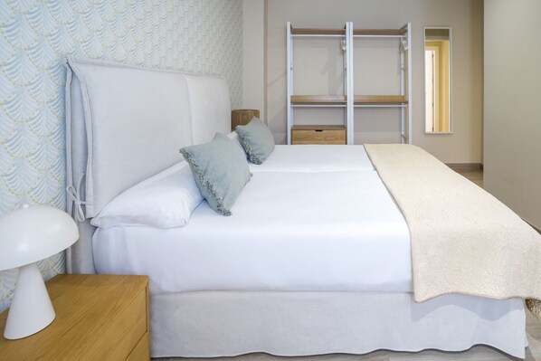 2 bedrooms, iron/ironing board, free WiFi, bed sheets - Housing Atarazanas by Sharing Co (Málaga)