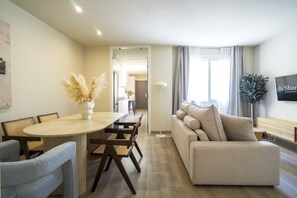 Interior - Housing Atarazanas by Sharing Co (Málaga)