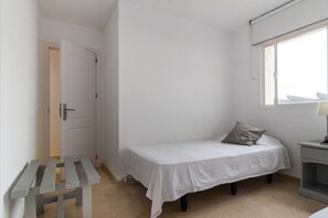 Unclassified image, 5 of 39, button