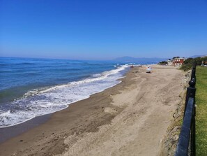 Beach - Amazing flat with views & pool by SharingCo  (Marbella)