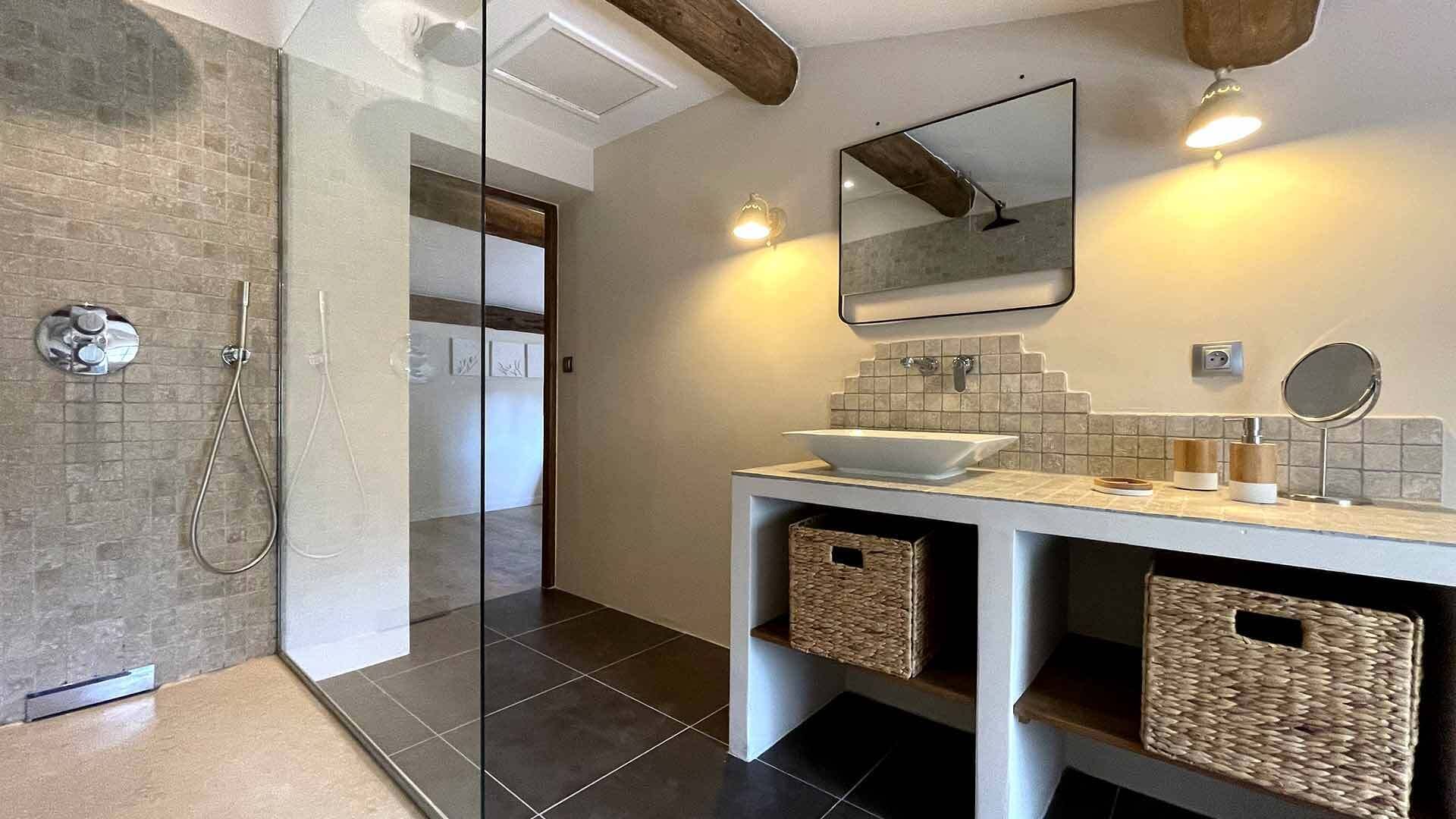 Comfort Villa, 2 Bedrooms, Private Pool, Garden Area | Bathroom | Shower, rainfall showerhead, free toiletries, hair dryer