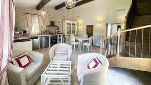 Comfort Villa, 2 Bedrooms, Private Pool, Garden Area | Living area - Mas Millésime (Mas-Blanc-des-Alpilles)