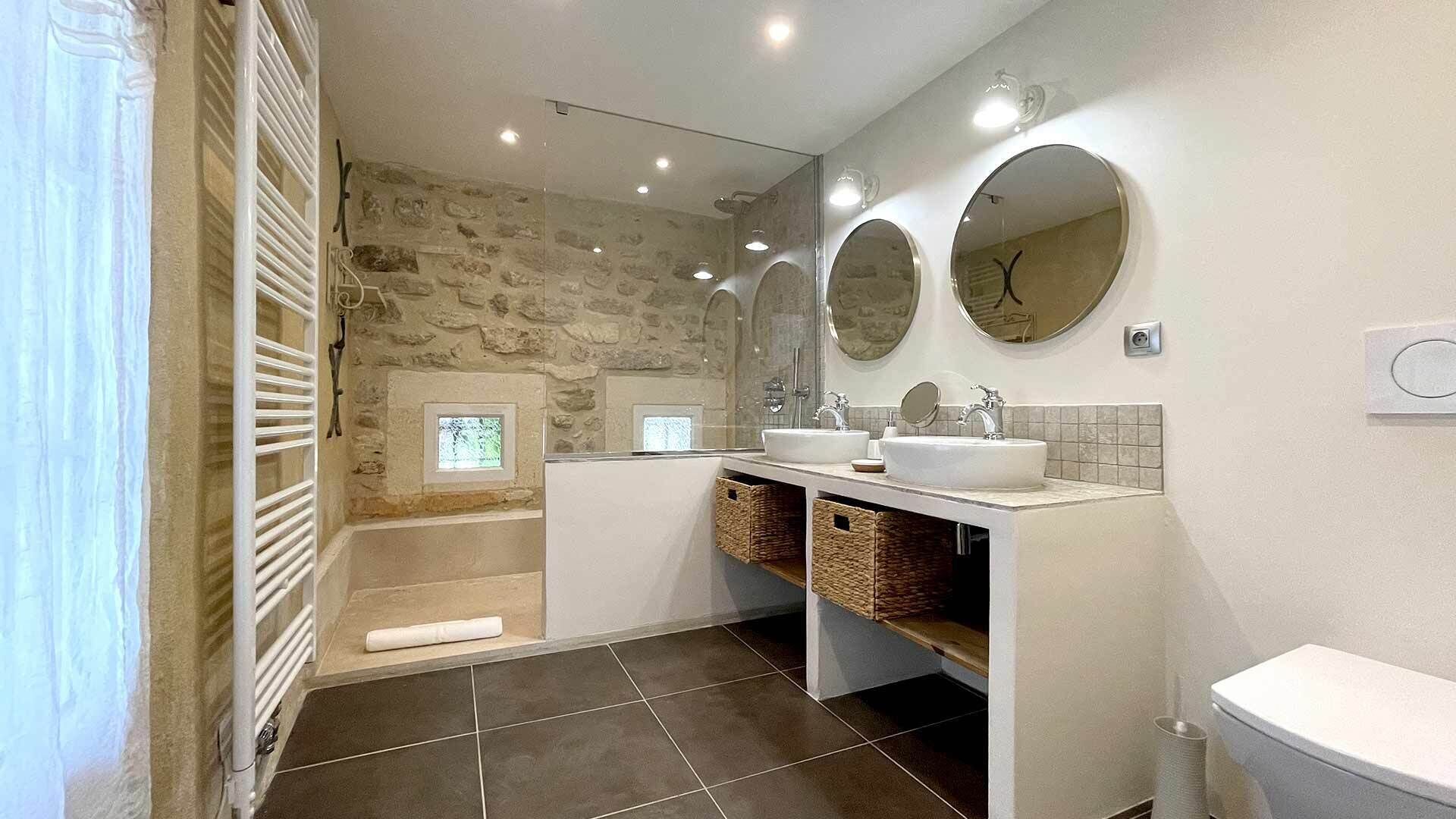 Comfort Villa, 2 Bedrooms, Private Pool, Garden Area | Bathroom | Shower, rainfall showerhead, free toiletries, hair dryer