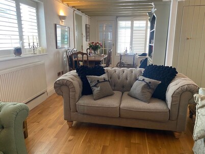 Beautiful Seaside Cottage 