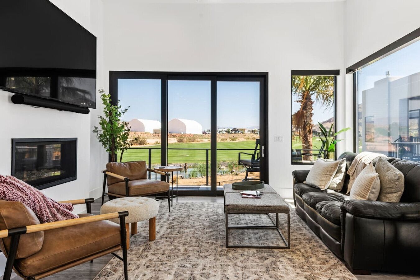 TV, fireplace, ping pong, stereo