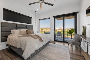 3 Schlafzimmer, hochwertige Bettwaren, Schreibtisch