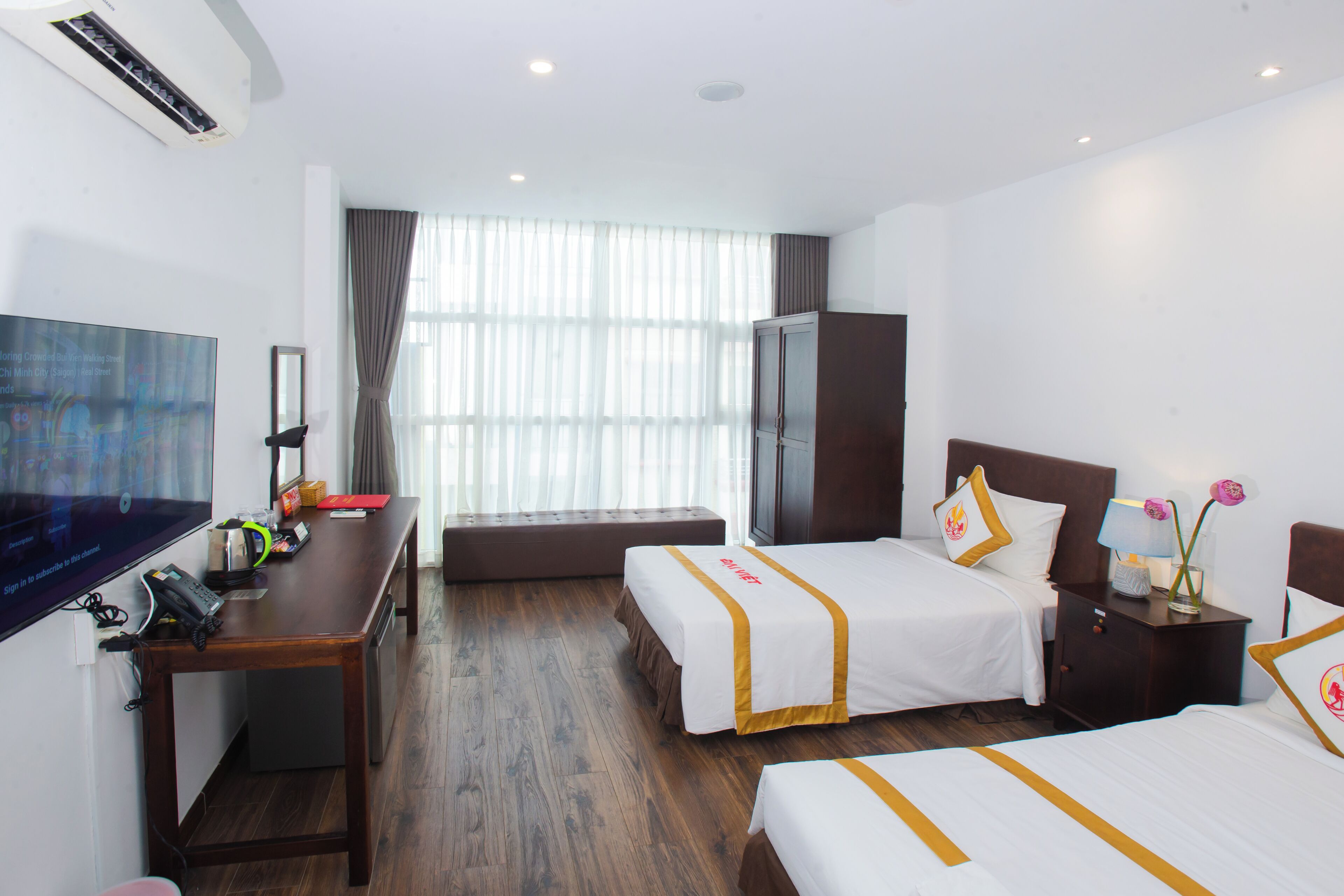 Deluxe Triple Room, 1 Bedroom, Non Smoking, City View