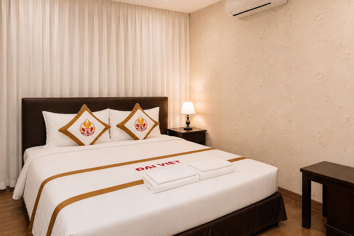 Standard Double Room, 1 Bedroom, Private Bathroom | Minibar, desk, laptop workspace, blackout drapes